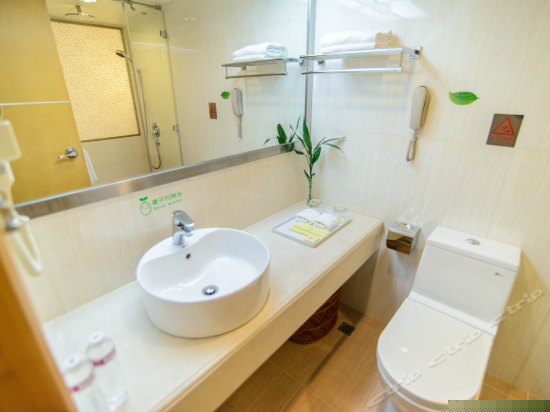 豪华商务大床房