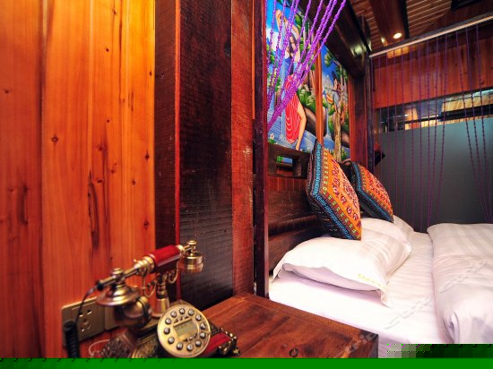 豪华风情大床房