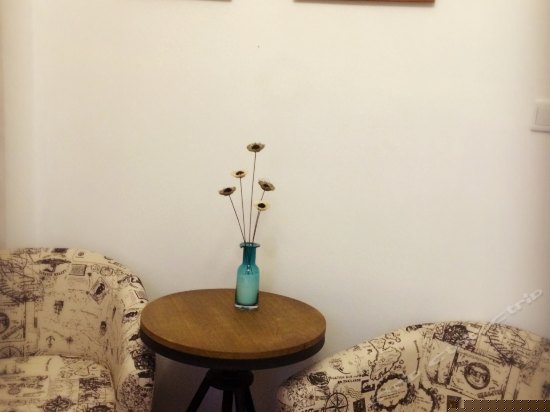 半抹阳光暖心大床房