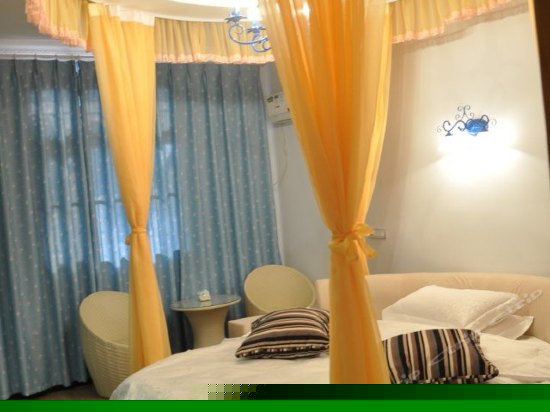 地中海风情圆床房