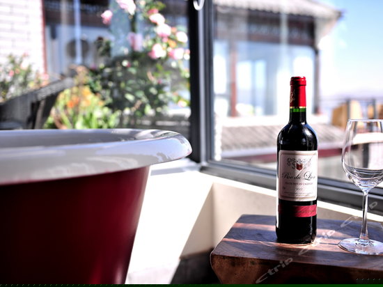 龙泉海景山景大床套房