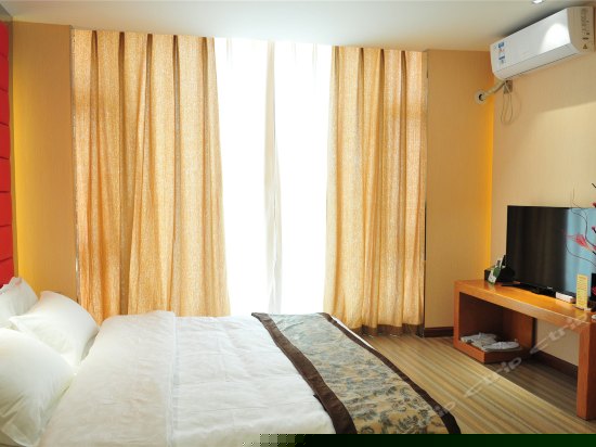 小榻榻米海景大床房