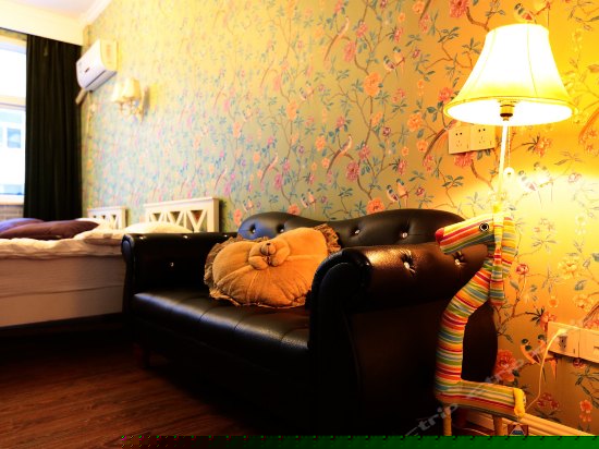 鸟语花香标准房