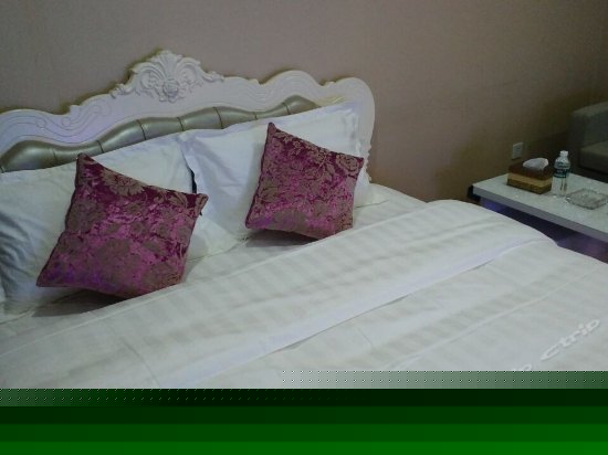 豪华城景大床房