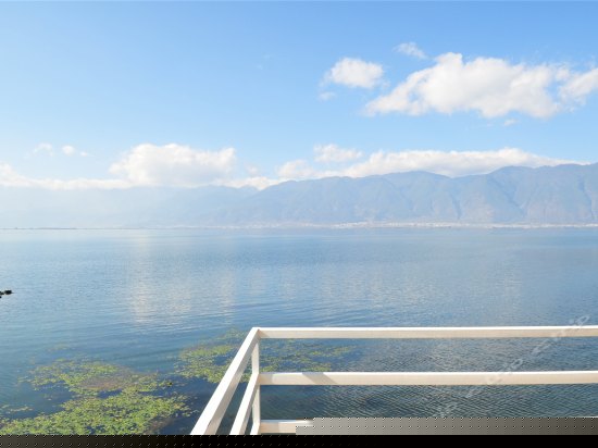 一楼两面临海带阳台海景大床间