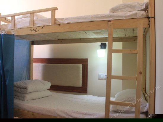八人间（床位）