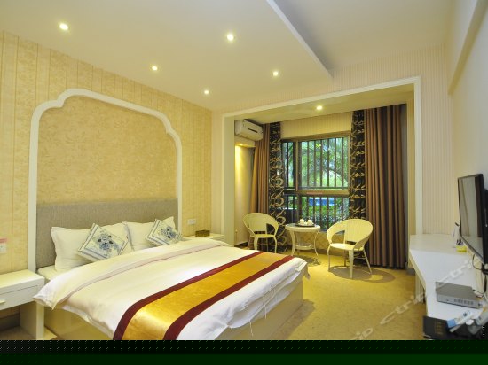 花园豪华大床房