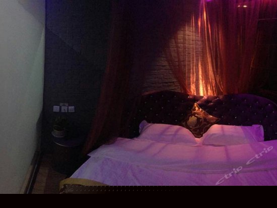 时尚大床房(无窗)