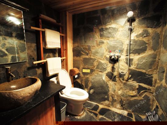 惜措豪华标准家庭房