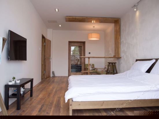 超大山景大床房