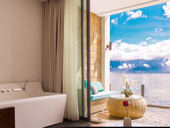 蜜月阳台海景大床房