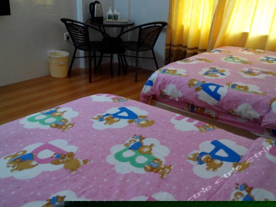 大床双人房（四人房）