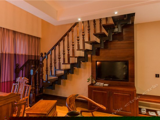 尊享豪华复式套房（双卫生间）