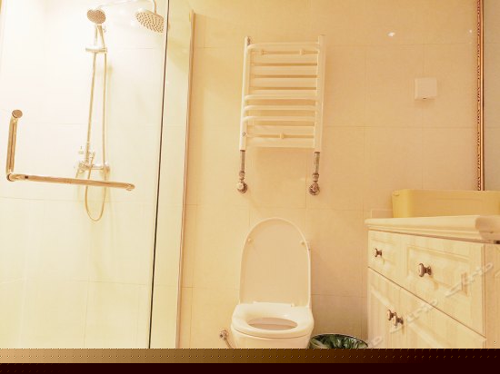 海景投影电动圆床房