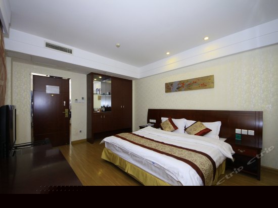 豪华商务大床房