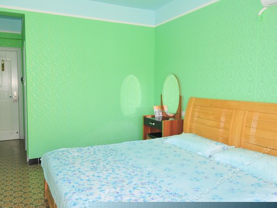 一米海景阳台独卫大床房