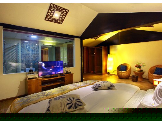 二楼豪华观景大床房