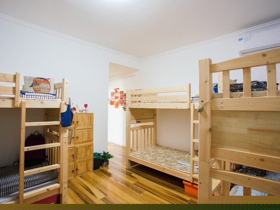 混合八人间（床位）