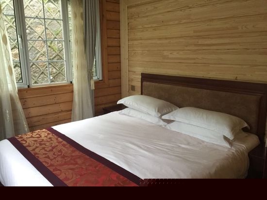 方圆轩三室一卫大套房