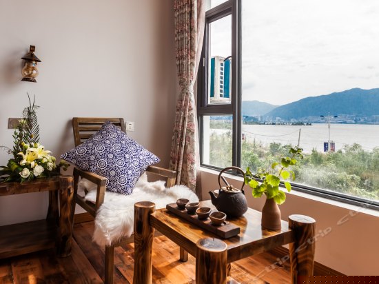 原木民族风情海景大床房