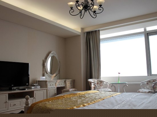 豪华双人大床房