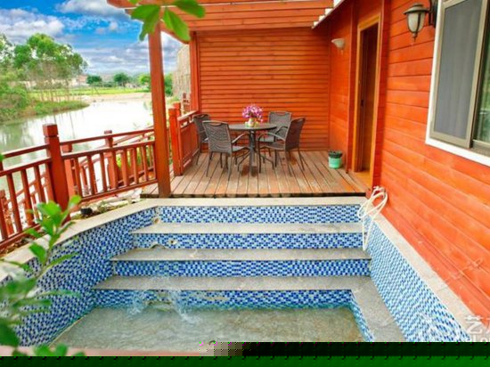 木屋三卧室温泉别墅