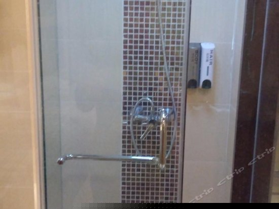 零度时尚大床房