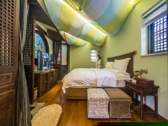 水韵豪华大床房