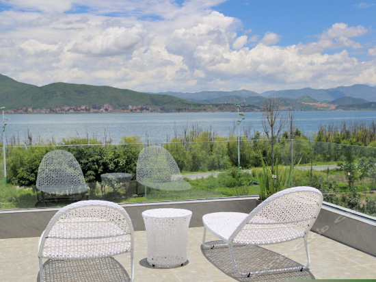 豪华海景山景超大露台大床房