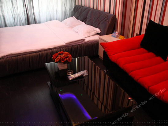 豪华情侣房