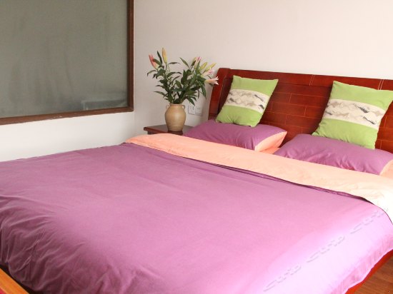 紫色浪漫豪华大床房