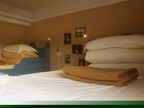 榻榻米四人床位间