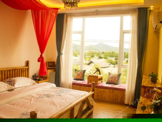 阳光蜜月大床房