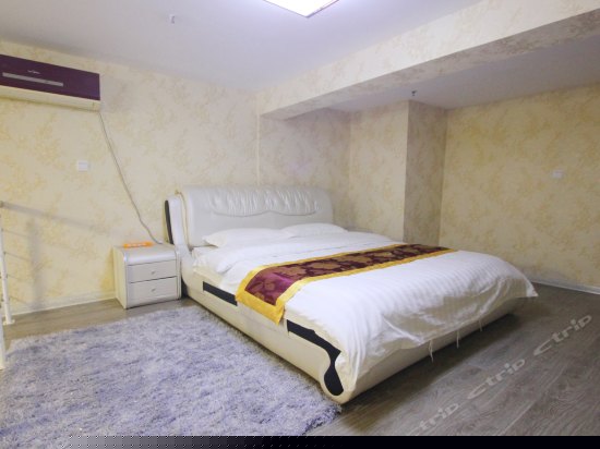 豪华庭院家庭复式房