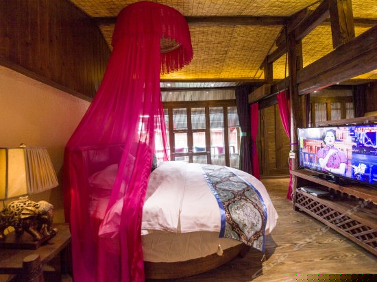 紫羽花梦蜜月圆床房