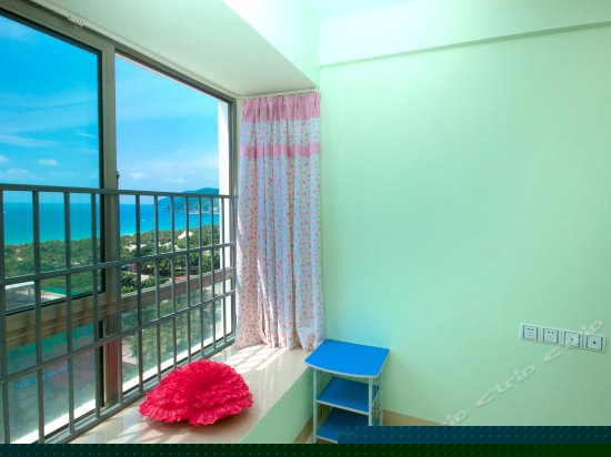 豪华高层海景三卧室一厅套房1302