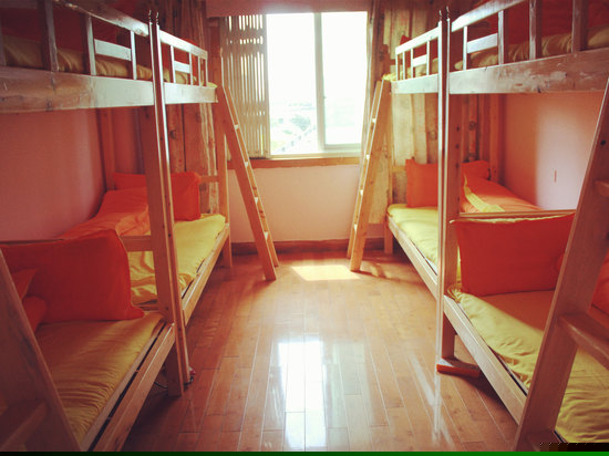 女生八人间（床位）