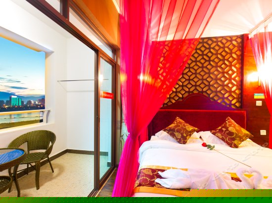 豪华江景大床房