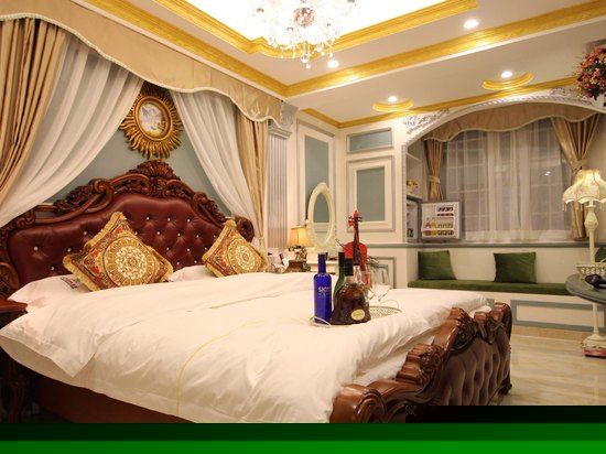 豪华宫廷大床房