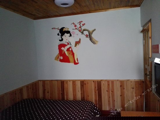 一楼仿古大床房