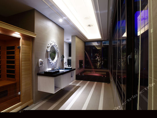 尊荣皇家商务房