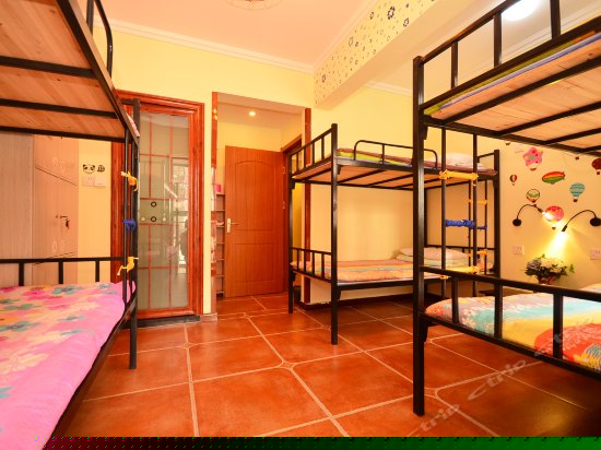 女生六人间（床位房）