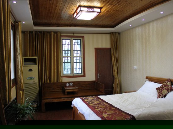 临河观景大床房