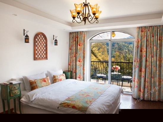 奢华山景小套房（露台景观）