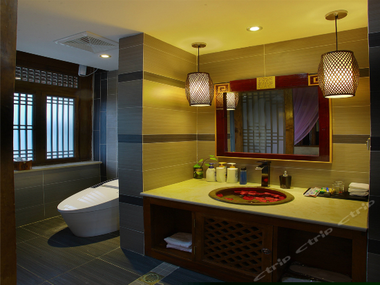 依云观景大床房