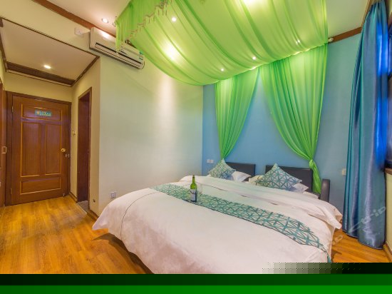 豪华舒适大床房