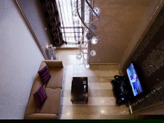 豪华复式情侣房