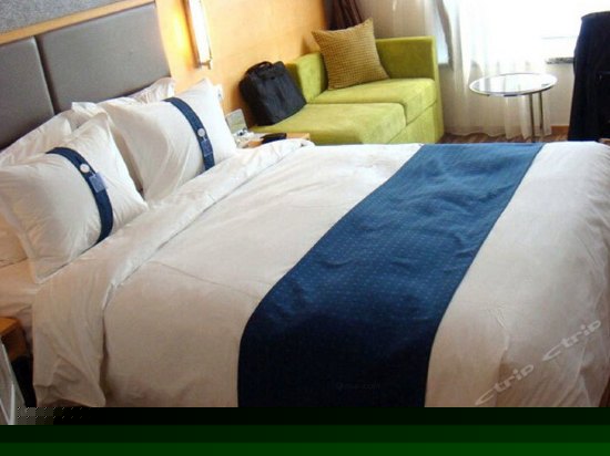 智选标准大床房