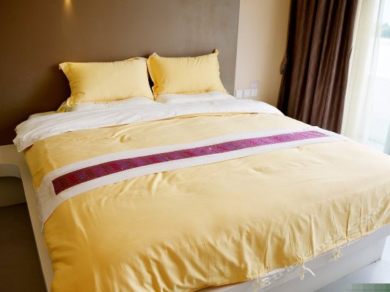 湖畔全景大床房