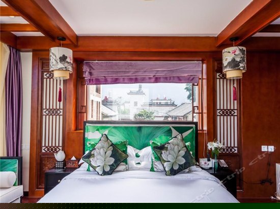 莲的守候豪华大床房